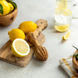 Olive wood lemon squeezer "The Juicy Lemon